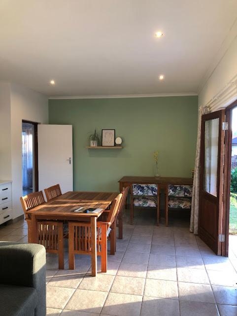 Danville Forest Guest House & Apartments 다반 외부 사진